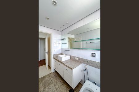 Apartamento para alugar com 191m², 4 quartos e 3 vagasBanheiro da Suíte 2