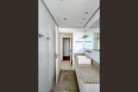 Apartamento para alugar com 191m², 4 quartos e 3 vagasBanheiro da Suíte 2