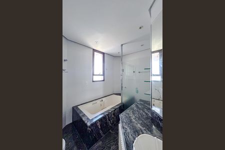 Apartamento para alugar com 191m², 4 quartos e 3 vagasBanheiro da Suíte 1