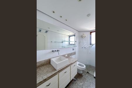 Apartamento para alugar com 191m², 4 quartos e 3 vagasBanheiro da Suíte 2