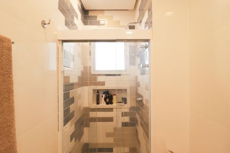 Apartamento à venda com 246m², 4 quartos e 5 vagasBanheiro da Suíte 1