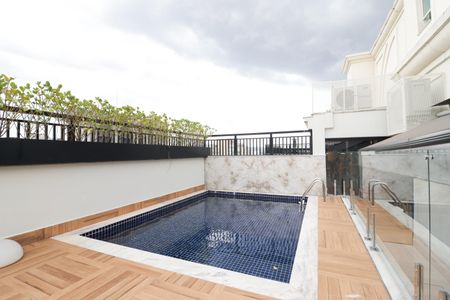 Apartamento à venda com 246m², 4 quartos e 5 vagasTerraço com Piscina