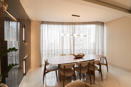 Apartamento à venda com 246m², 4 quartos e 5 vagasSala