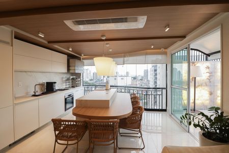 Apartamento à venda com 246m², 4 quartos e 5 vagasEspaço Gourmet