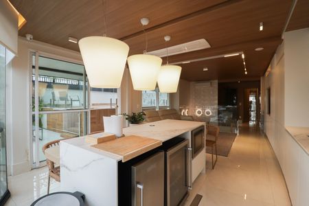 Apartamento à venda com 246m², 4 quartos e 5 vagasEspaço Gourmet