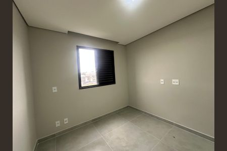 Quarto 1 de apartamento para alugar com 2 quartos, 55m² em Jardim Maria Helena, Barueri