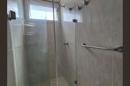 Apartamento à venda com 382m², 4 quartos e 3 vagasBanheiro 