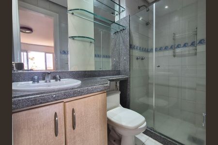 Apartamento à venda com 382m², 4 quartos e 3 vagasBanheiro 