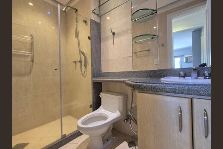 Apartamento à venda com 382m², 4 quartos e 3 vagasBanheiro 