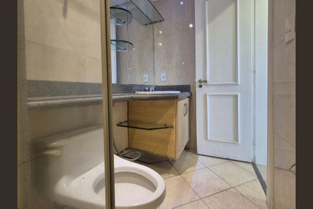 Apartamento à venda com 382m², 4 quartos e 3 vagasBanheiro 