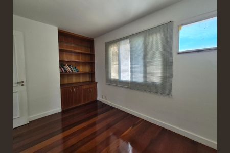 Apartamento à venda com 382m², 4 quartos e 3 vagasQuarto 3