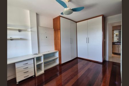 Apartamento à venda com 382m², 4 quartos e 3 vagasQuarto 