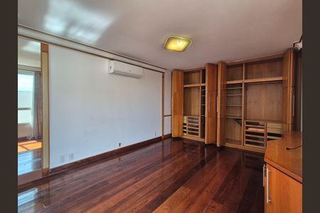 Apartamento à venda com 382m², 4 quartos e 3 vagasQuarto 4