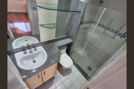 Apartamento à venda com 382m², 4 quartos e 3 vagasBanheiro 