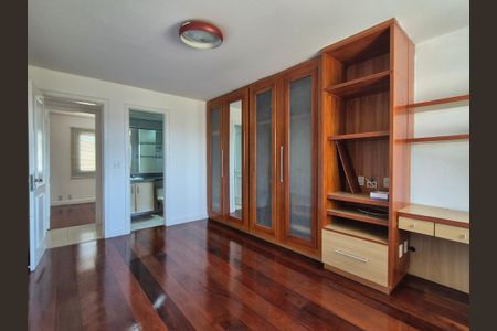 Apartamento à venda com 382m², 4 quartos e 3 vagasQuarto 2