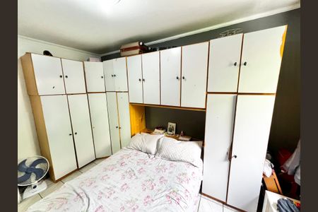 Casa à venda com 171m², 5 quartos e 2 vagas Casa à venda com 171m², 5 quartos e 2 vagasQuarto 4