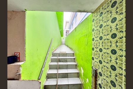 Casa à venda com 171m², 5 quartos e 2 vagas Casa à venda com 171m², 5 quartos e 2 vagasCorredor