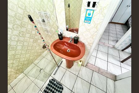 Casa à venda com 171m², 5 quartos e 2 vagas Casa à venda com 171m², 5 quartos e 2 vagasBanheiro 2