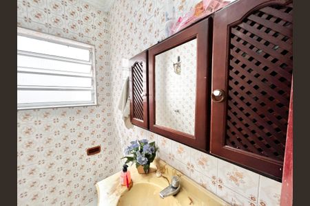 Casa à venda com 171m², 5 quartos e 2 vagas Casa à venda com 171m², 5 quartos e 2 vagasBanheiro