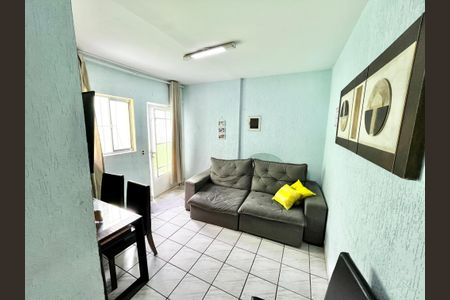 Casa à venda com 171m², 5 quartos e 2 vagas Casa à venda com 171m², 5 quartos e 2 vagasSala 2