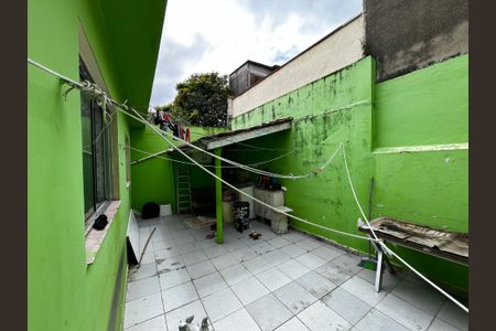 Casa à venda com 171m², 5 quartos e 2 vagas Casa à venda com 171m², 5 quartos e 2 vagasQuintal 2