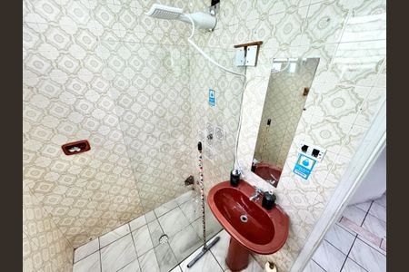 Casa à venda com 171m², 5 quartos e 2 vagas Casa à venda com 171m², 5 quartos e 2 vagasBanheiro 2