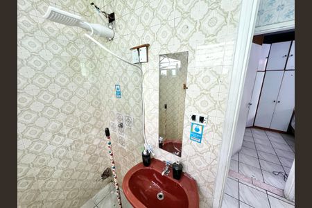 Casa à venda com 171m², 5 quartos e 2 vagas Casa à venda com 171m², 5 quartos e 2 vagasBanheiro 2