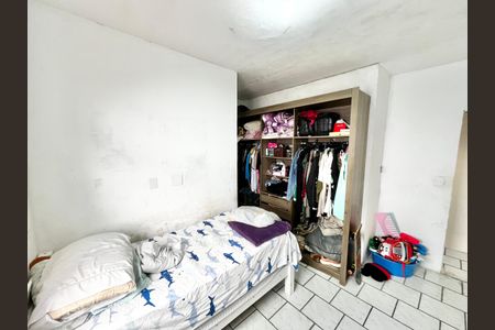 Casa à venda com 171m², 5 quartos e 2 vagas Casa à venda com 171m², 5 quartos e 2 vagasQuarto Suíte