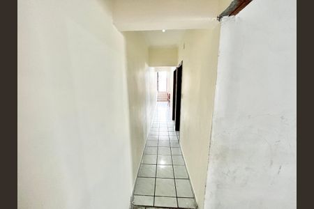 Casa à venda com 171m², 5 quartos e 2 vagas Casa à venda com 171m², 5 quartos e 2 vagasCorredor