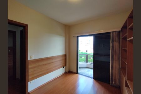 Apartamento à venda com 216m², 4 quartos e 3 vagasQuarto 