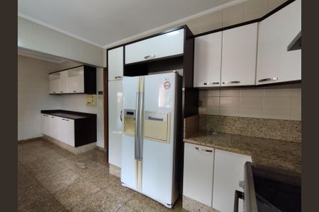 Apartamento à venda com 216m², 4 quartos e 3 vagasCozinha - Armários
