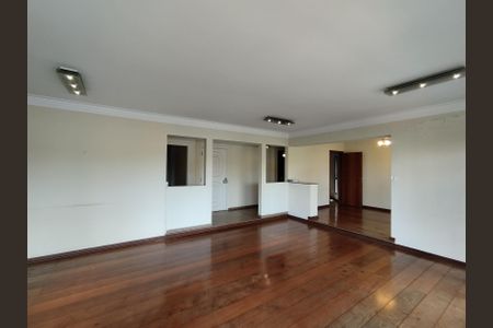 Apartamento à venda com 216m², 4 quartos e 3 vagasSala 