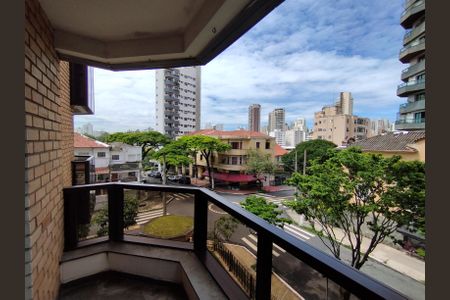 Apartamento à venda com 216m², 4 quartos e 3 vagasVaranda 