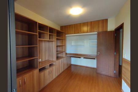 Apartamento à venda com 216m², 4 quartos e 3 vagasQuarto 