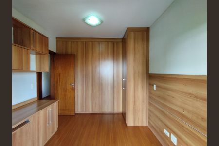 Apartamento à venda com 216m², 4 quartos e 3 vagasQuarto 