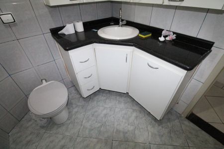 Casa para alugar com 289m², 3 quartos e 3 vagasBanheiro 2