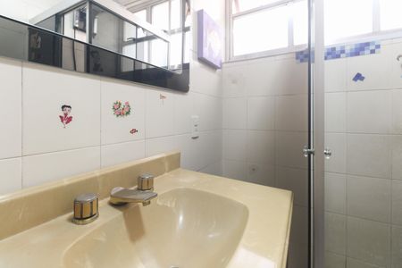 Casa à venda com 110m², 2 quartos e 2 vagasBanheiro 1