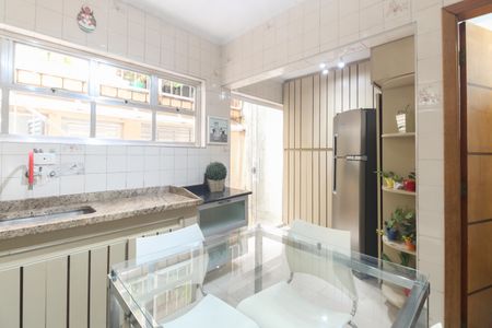 Casa à venda com 110m², 2 quartos e 2 vagasCozinha 