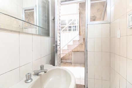 Casa à venda com 110m², 2 quartos e 2 vagasBanheiro 2