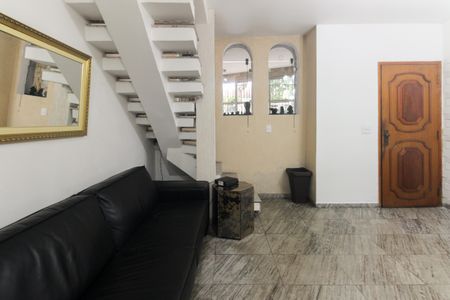 Casa à venda com 110m², 2 quartos e 2 vagasSala 