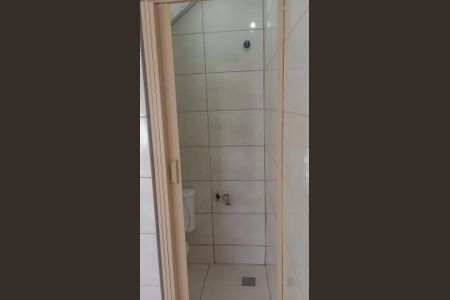 Banheiro de kitnet/studio para alugar com 1 quarto, 20m² em Parada de Lucas, Rio de Janeiro