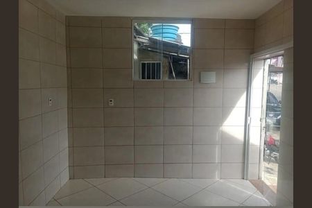 Cozinha de kitnet/studio para alugar com 1 quarto, 20m² em Parada de Lucas, Rio de Janeiro