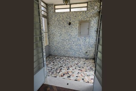 Casa à venda com 244m², 2 quartos e 3 vagasFoto 03