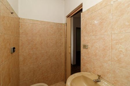 Banheiro de casa para alugar com 1 quarto, 40m² em Vila Nilo, São Paulo