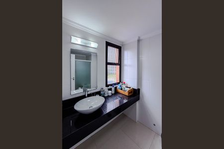 Apartamento à venda com 137m², 4 quartos e 3 vagasBanheiro da Suíte