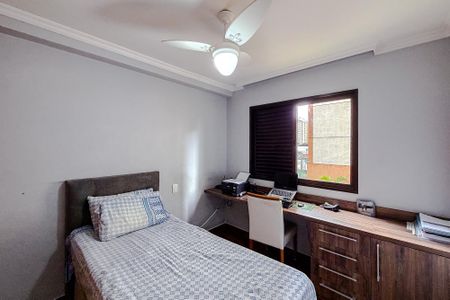 Apartamento à venda com 137m², 4 quartos e 3 vagasQuarto 2