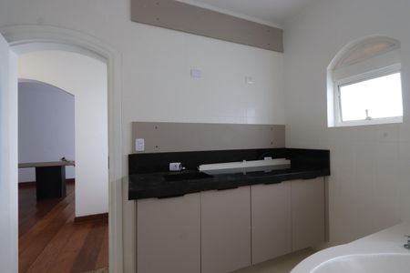 Casa para alugar com 360m², 2 quartos e 4 vagasBanheiro da Suíte