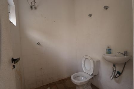 Casa para alugar com 360m², 2 quartos e 4 vagasBanheiro de serviço