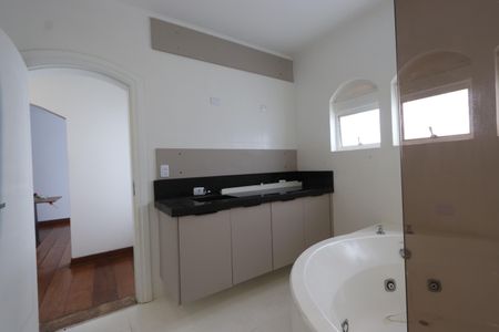 Casa para alugar com 360m², 2 quartos e 4 vagasBanheiro da Suíte