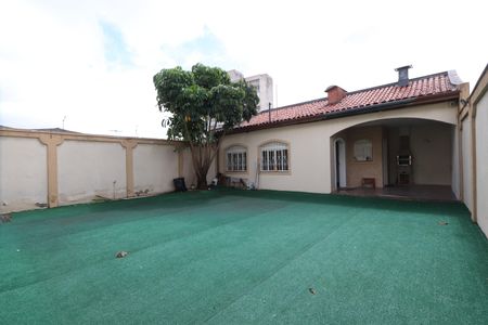 Casa para alugar com 360m², 2 quartos e 4 vagasQuintal